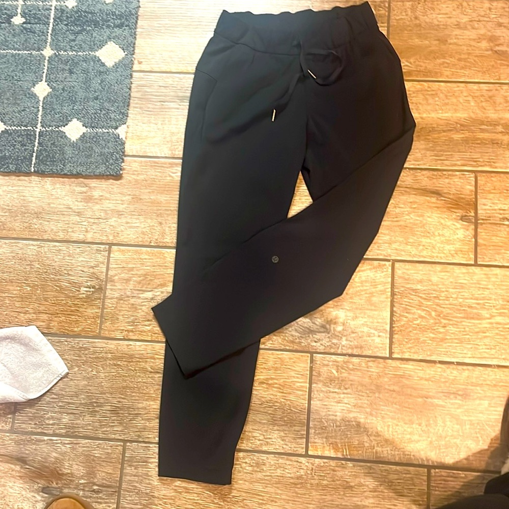 Lulu lemon mid rise stretch joggers, size 4, black, gently worn